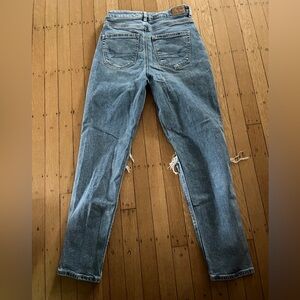 Women’s size 2 Regular mom jeans